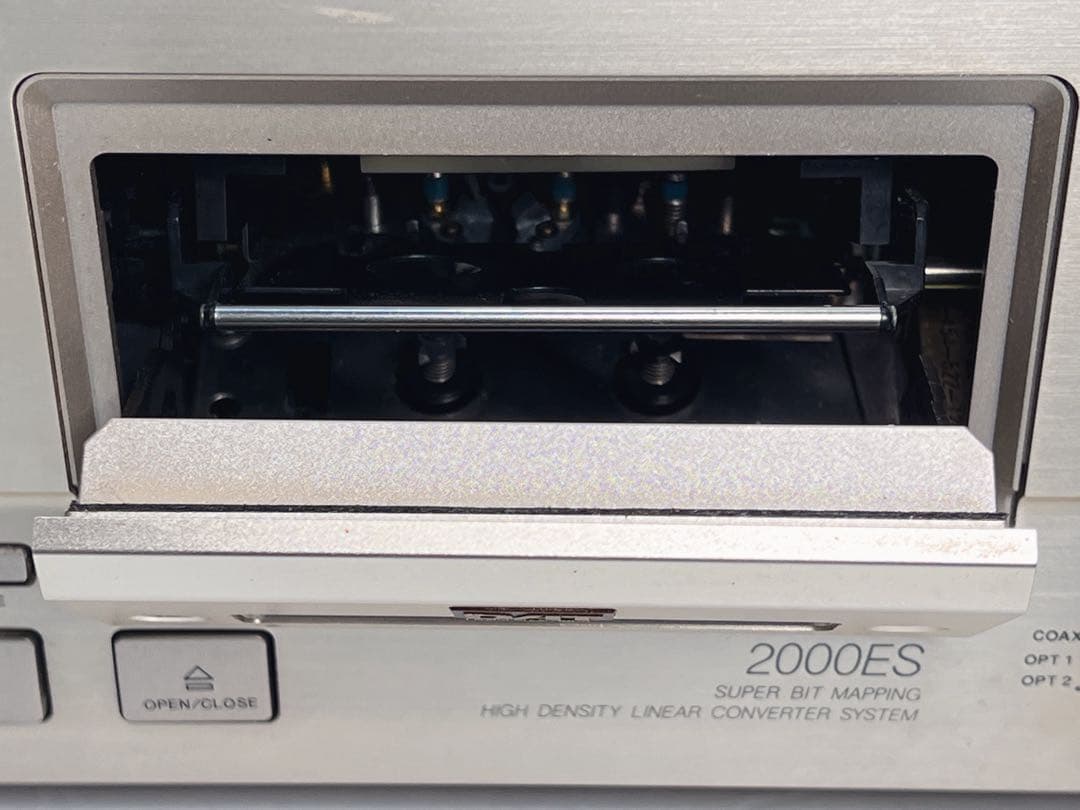 Sony DTC-2000ES デジタル オーディオ テープ (DAT) デッキ