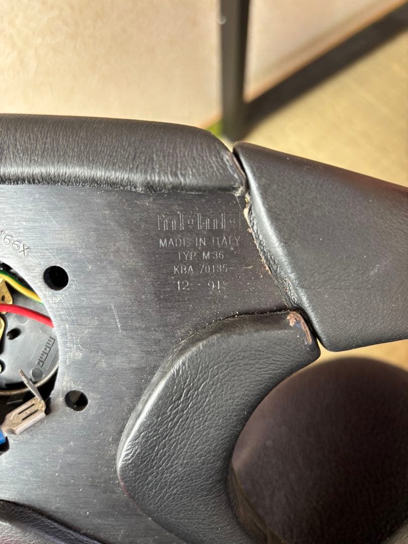 momo スポーツ ステアリングホイール 黒