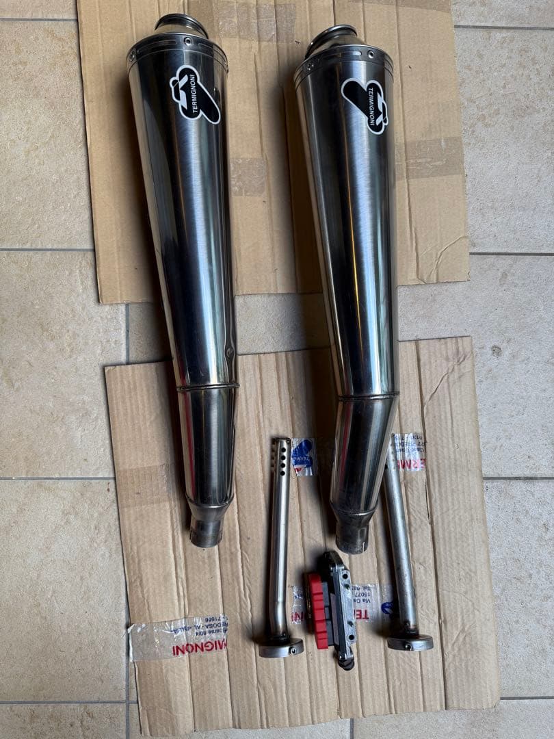 DUCATI GT1000 テルミニョール　マフラー