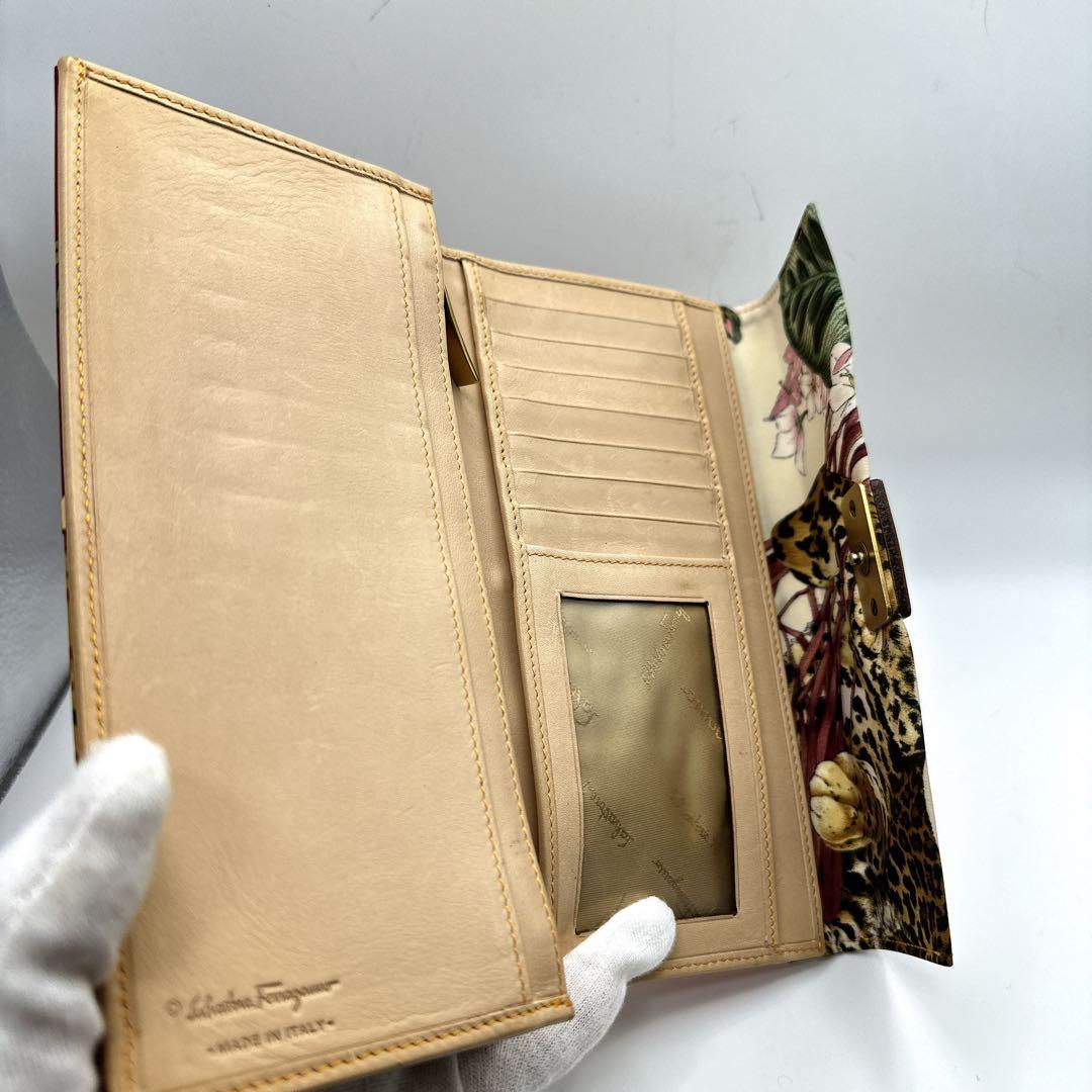 希少・激レア サルヴァトーレ フェラガモ アニマル 花柄スカーフプリント 長財布