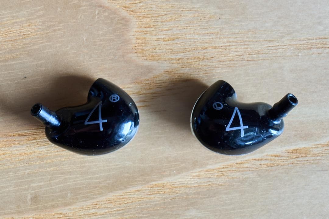 SHURE イヤホン Aonic4