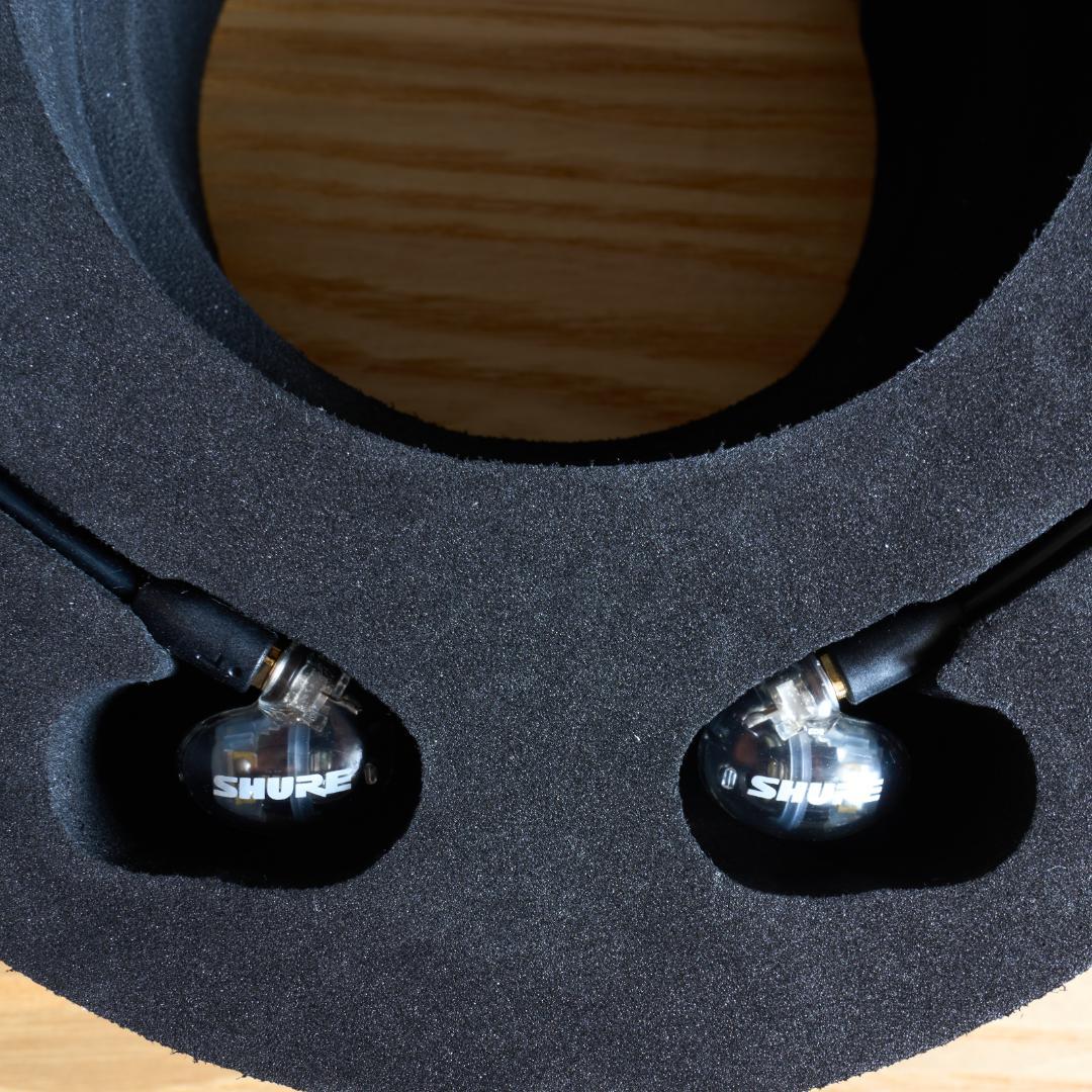 SHURE イヤホン Aonic4