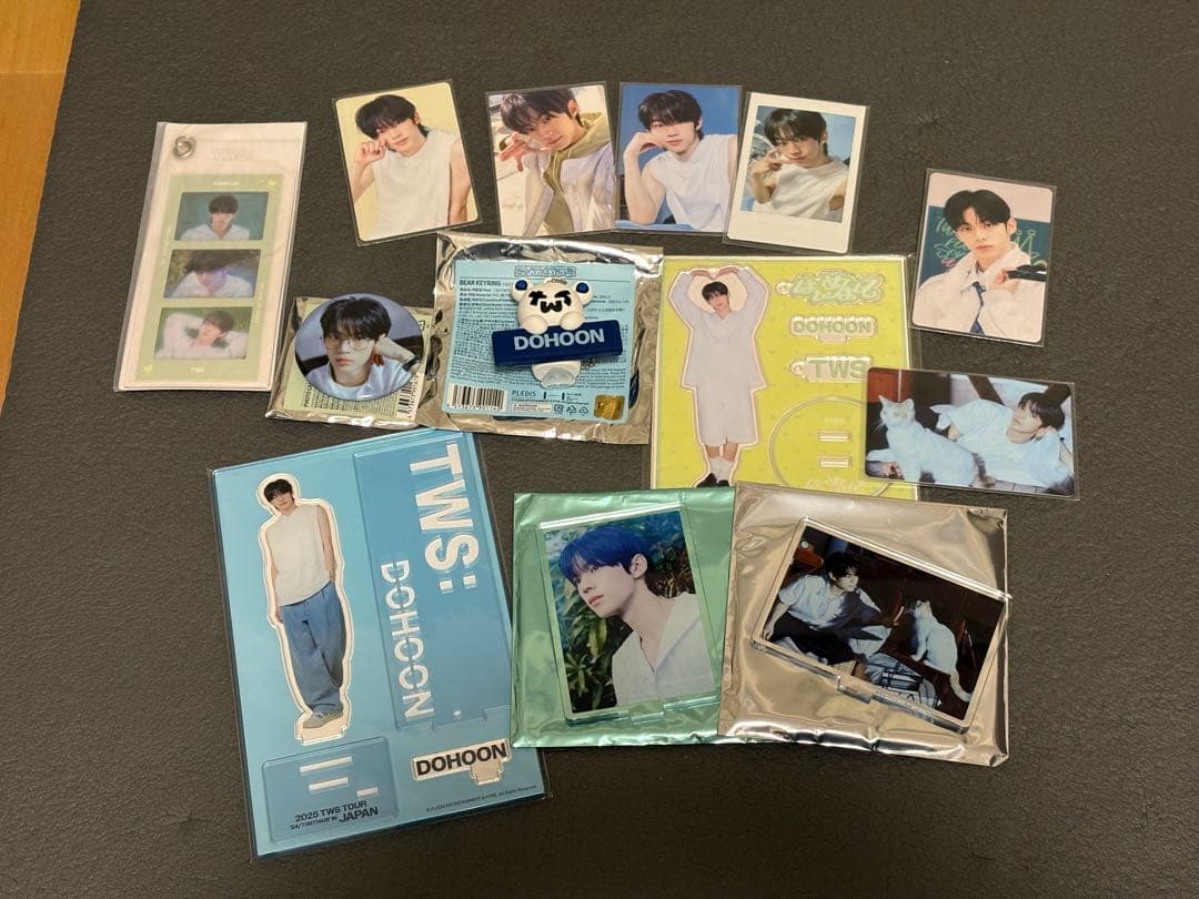 2025年のDOHOONのTWSグッズセット