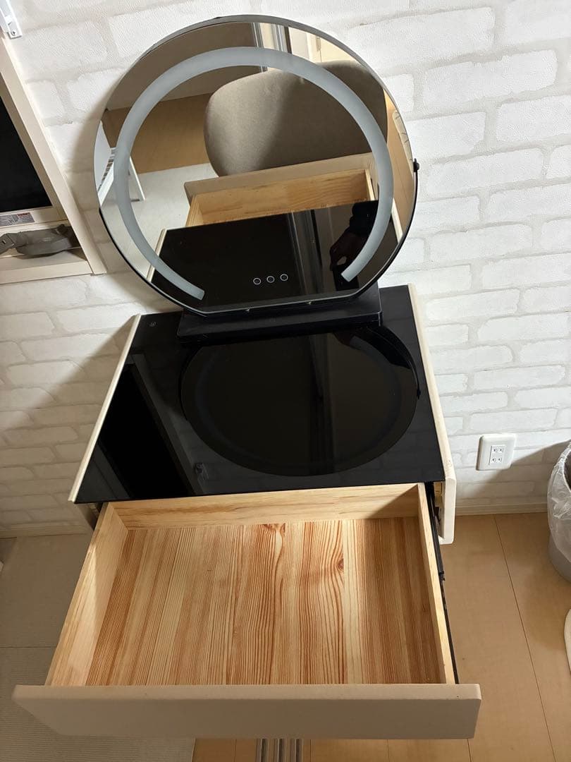 モダン ドレッサー・鏡台 サイドボックス&チェア付き！