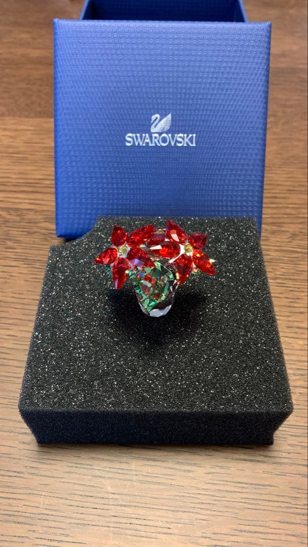 スワロフスキー（Swarovski） 花の置物 赤と緑　ポインセチア　クリスマス