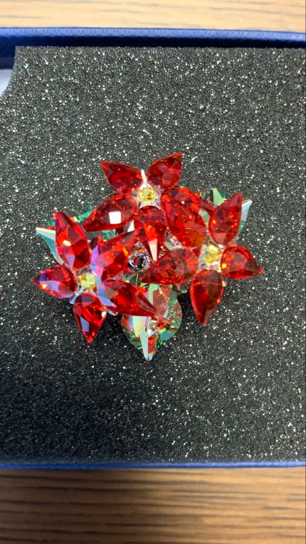スワロフスキー（Swarovski） 花の置物 赤と緑　ポインセチア　クリスマス