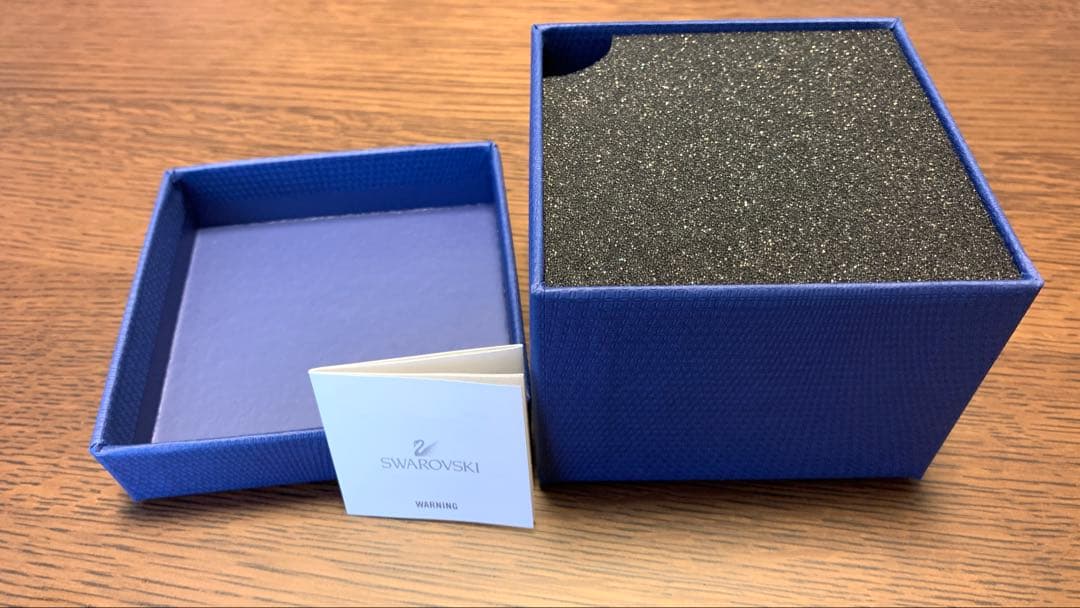 スワロフスキー（Swarovski） 花の置物 赤と緑　ポインセチア　クリスマス