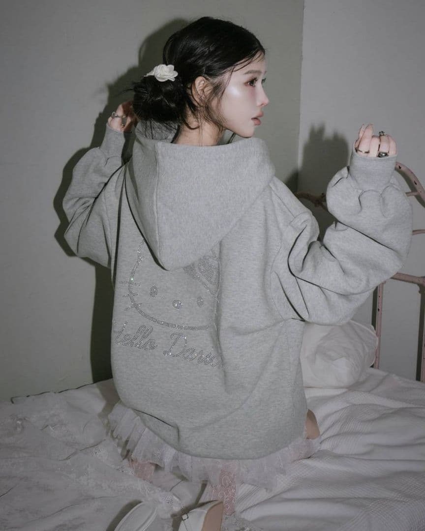 ダーリッチ Hello Darichジップアップフーディ グレー