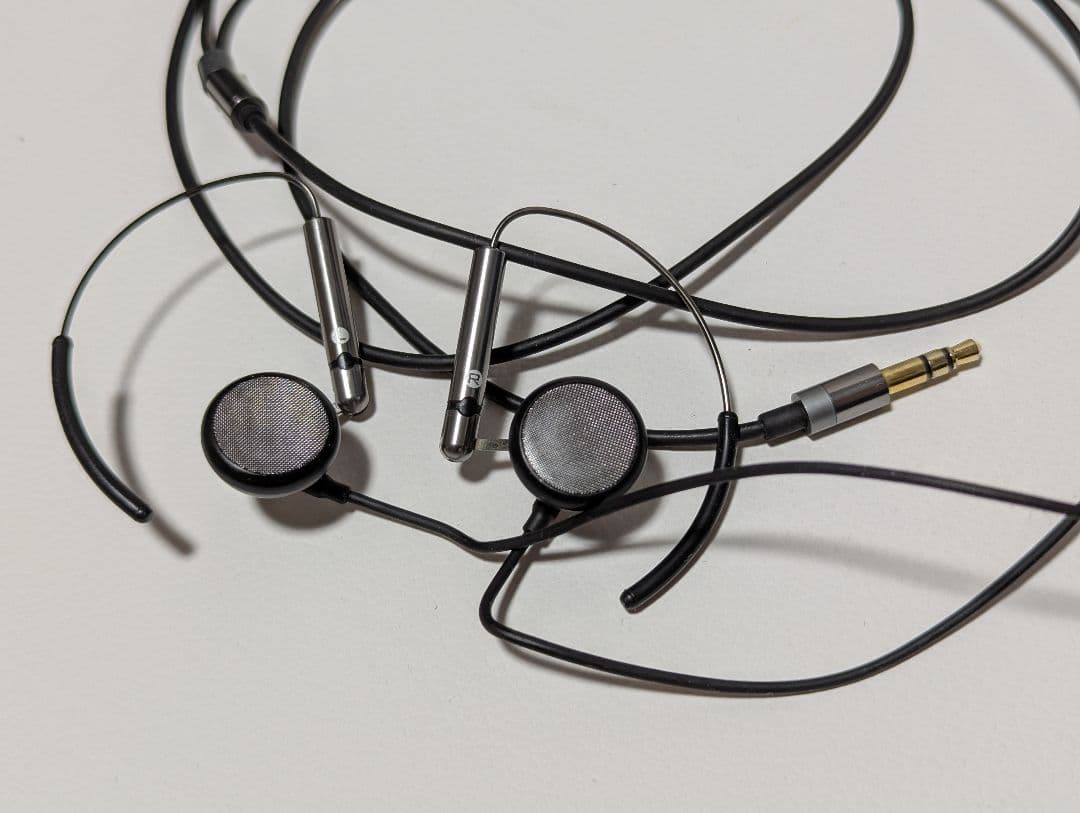 Creative Aurvana Air 有線イヤホン