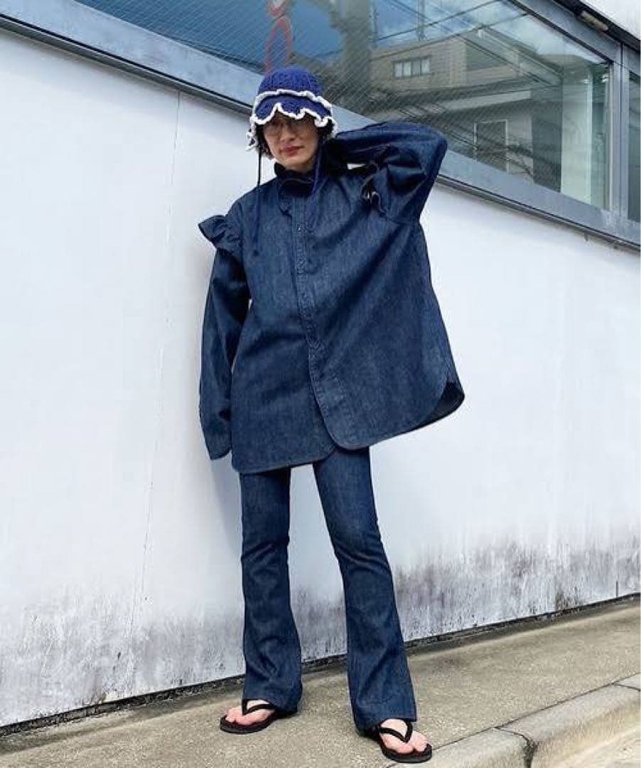 HOLIDAY. DENIM RUFFLE BIG SHIRT ワンウォッシュ