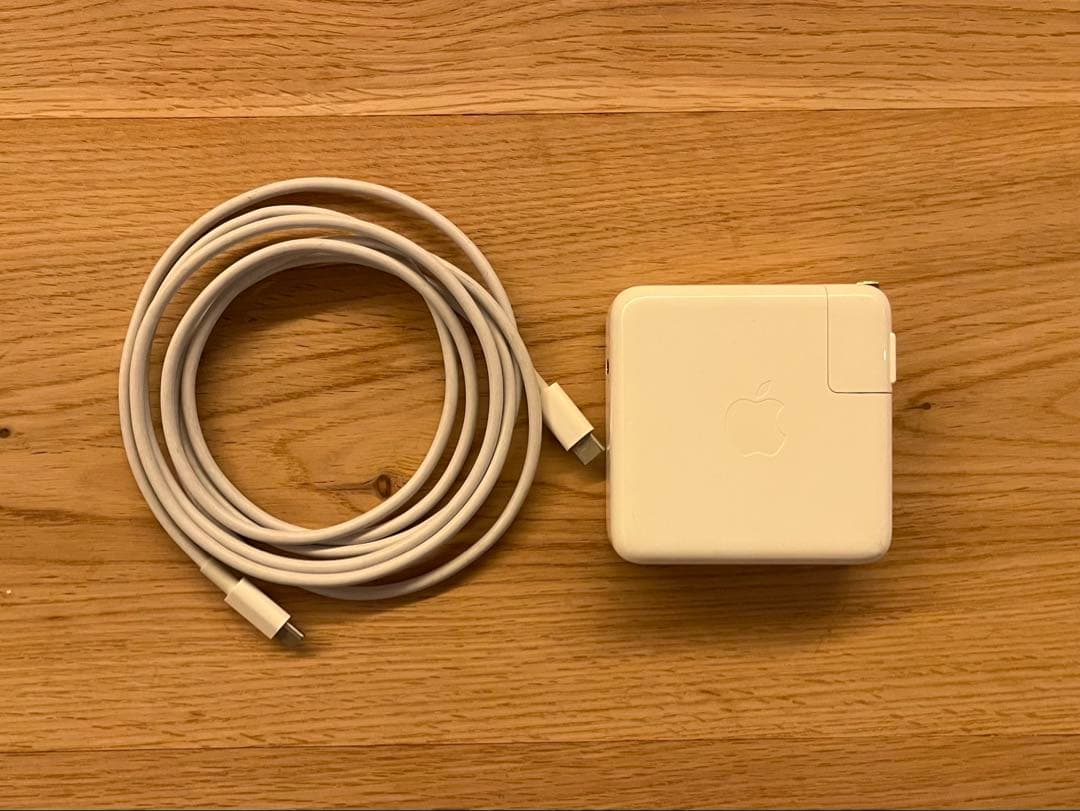 S*e様 【ジャンク品】Apple MacBook Pro シルバー 充電器付き