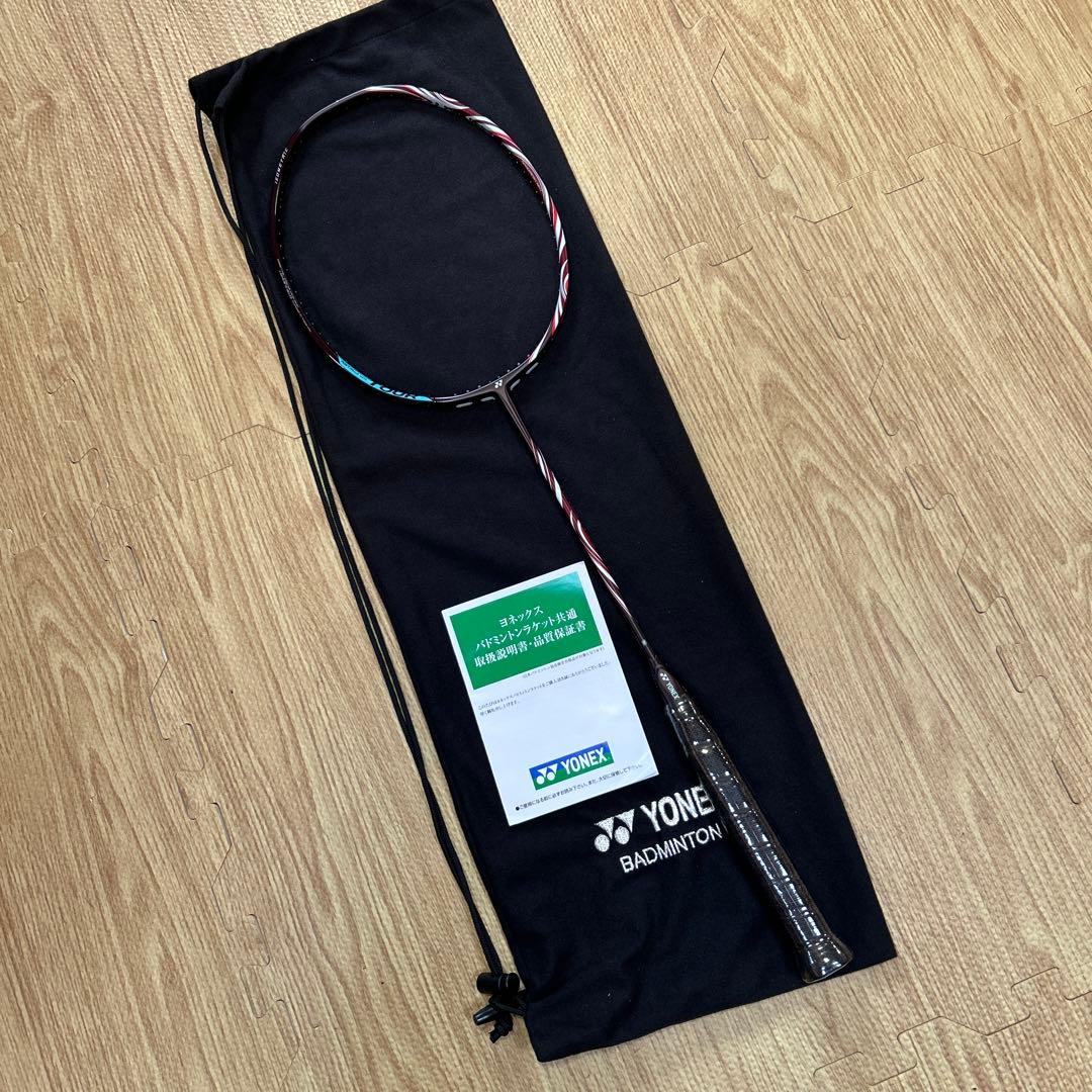 アストロクス100 TOUR バドミントンラケット新品未使用品 4UG6