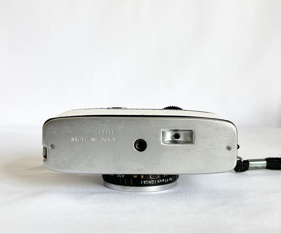 完動品★OLYMPUS PEN EE-3 ホワイト フィルムカメラ 動作確認済み