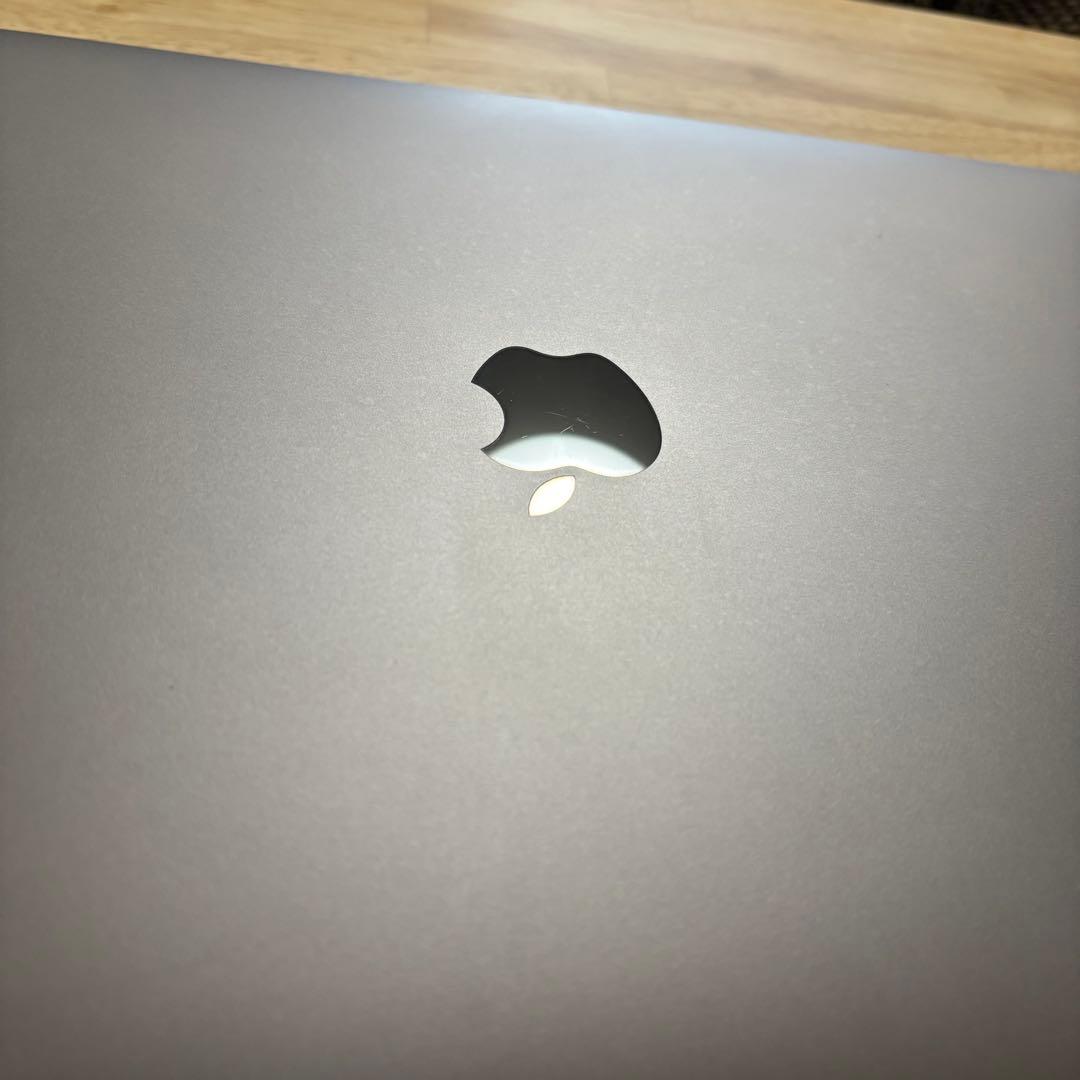 MacBook Air M1 8GB 256GB バッテリー96%