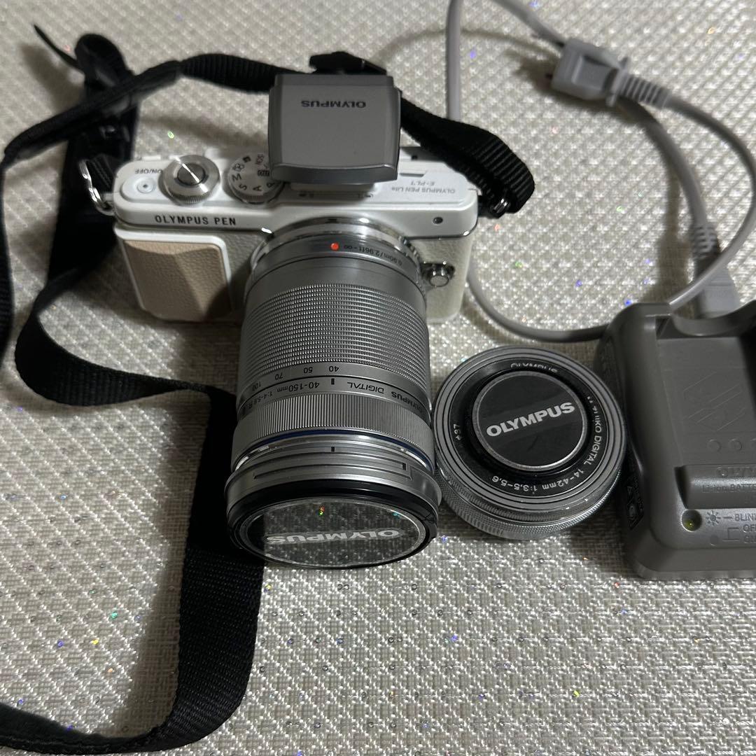 Olympus PEN ミラーレスカメラ ホワイト　画像のもの　レンズ付き