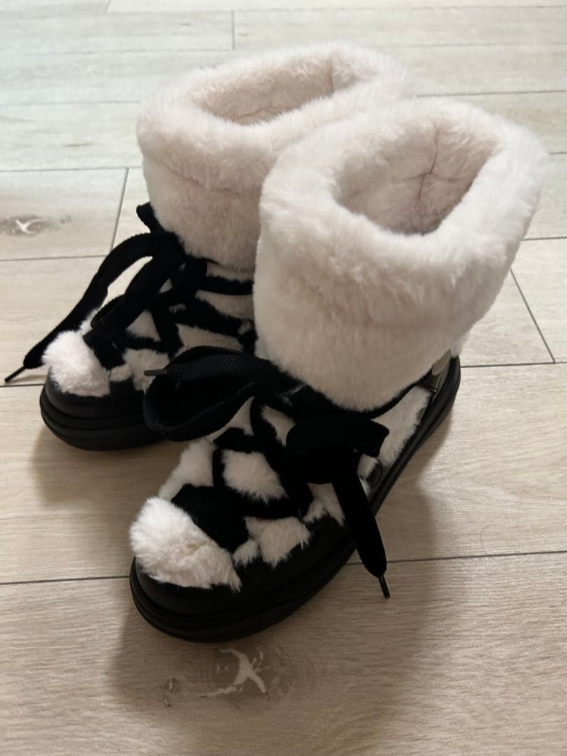 モンクレール　スノーブーツ　サイズ38