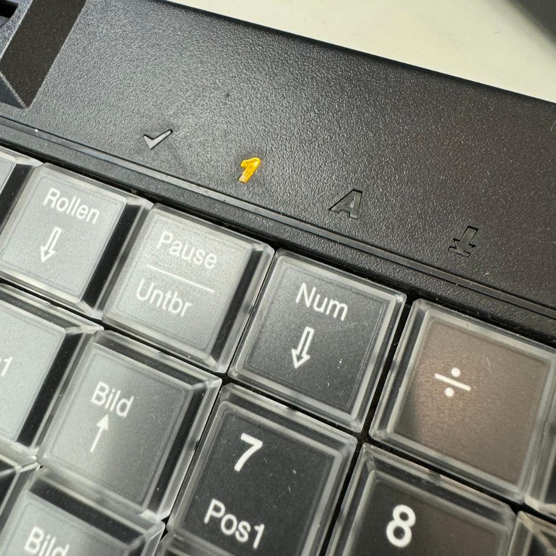 ☆CHERRY　キーボード　G86-61411　カードターミナルタッチパッド搭載