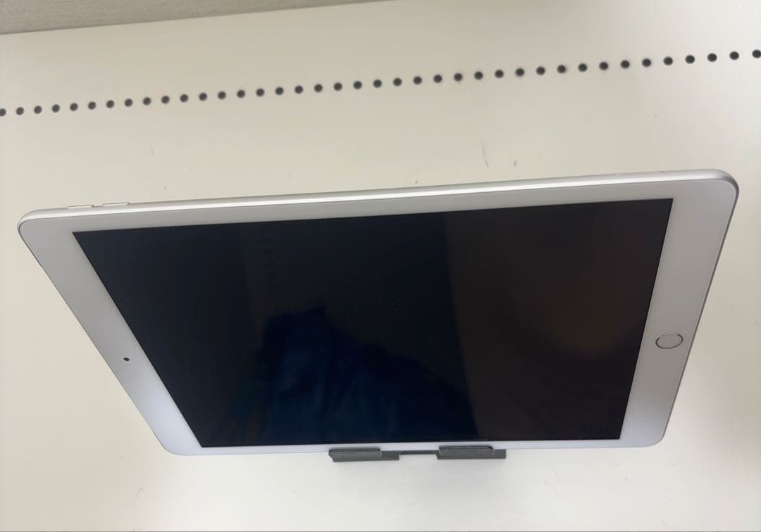 バッテリー良好　早い者勝ち　iPad 第8世代　Cellular 32GB