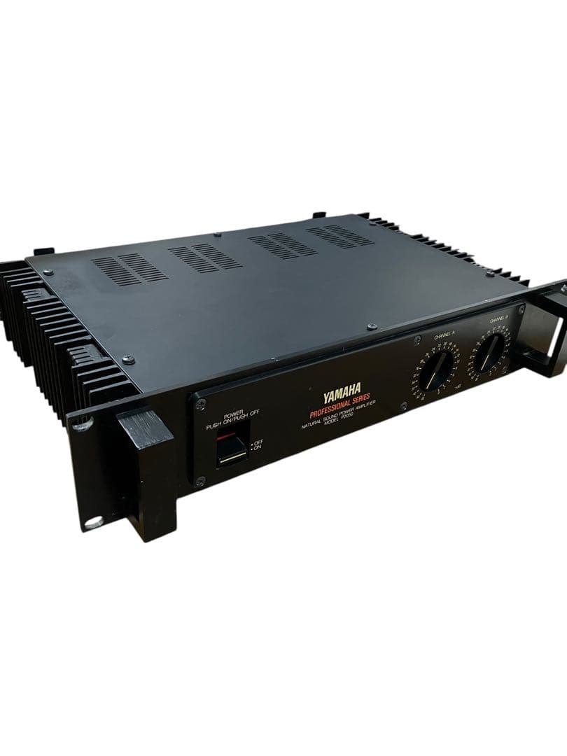 ステレオ パワーアンプ YAMAHA P2050 PROFESSIONAL
