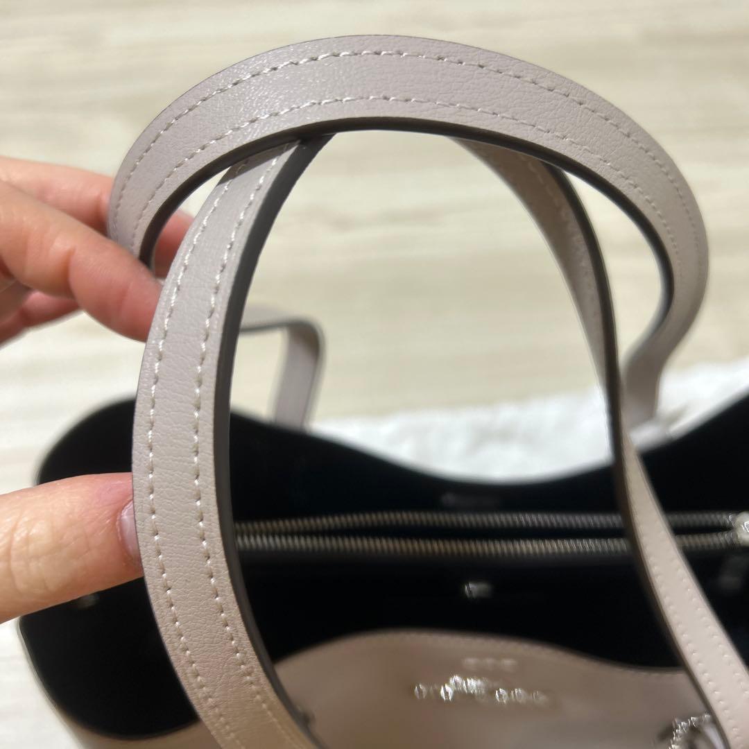 新品 COACH グレージュ ハンドバッグ
