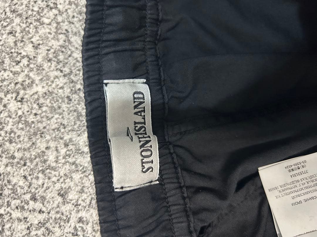 STONE  ストーンアイランド ブラックカーゴパンツ W31