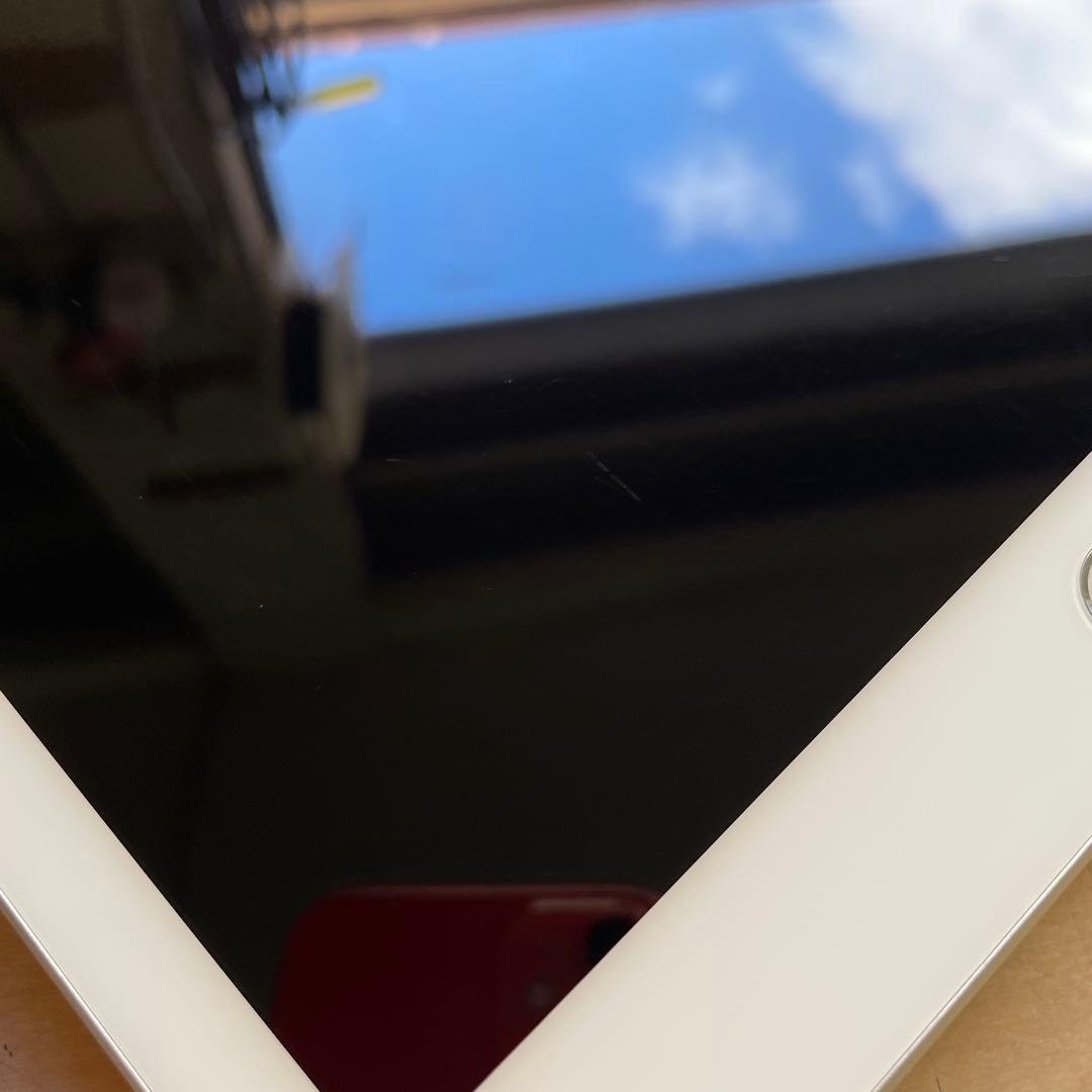 iPad 第6世代　A1893　Wi-Fiモデル　シルバー　32GB #1