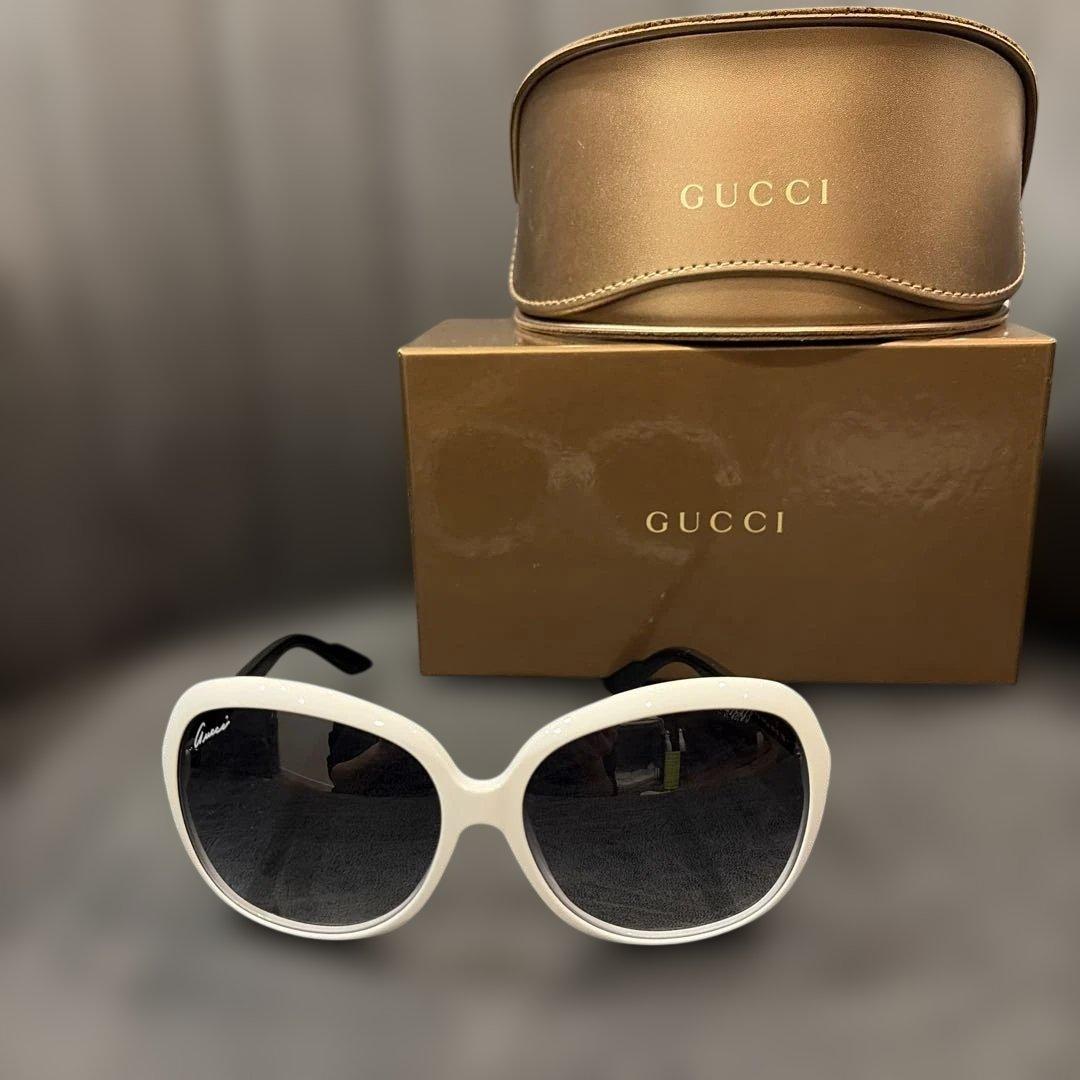 GUCCI ホワイトラウンドサングラス ケース付き