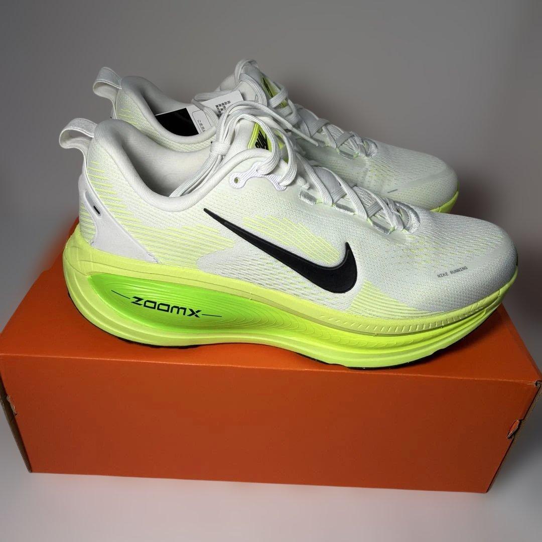 新品 W NIKE VOMERO 18 ウィメンズ ナイキ ボメロ18 ボルト