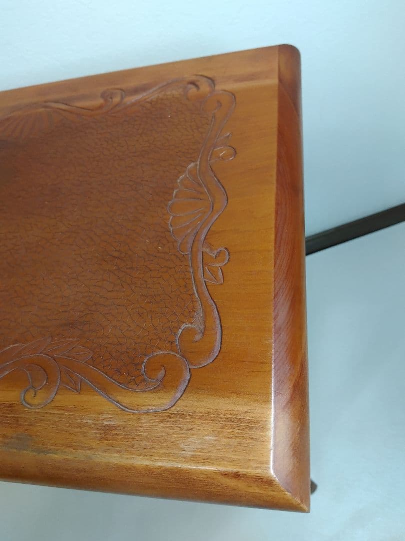 イギリス アンティーク サイドテーブル 飾り台 花台 家具 彫刻装飾