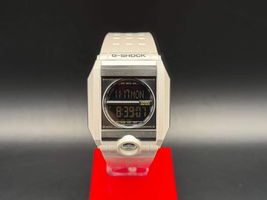 CASIO G-SHOCK G-8100-7JF ホワイト　ラスト1点　美品