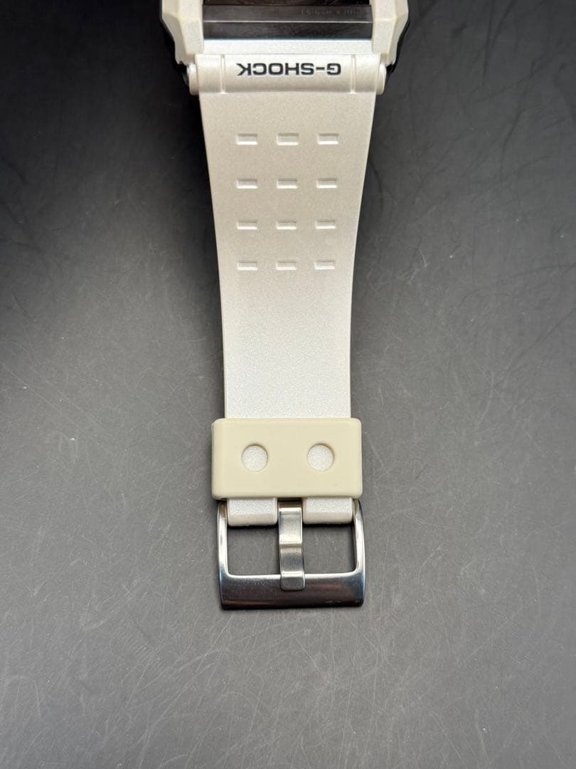 CASIO G-SHOCK G-8100-7JF ホワイト　ラスト1点　美品