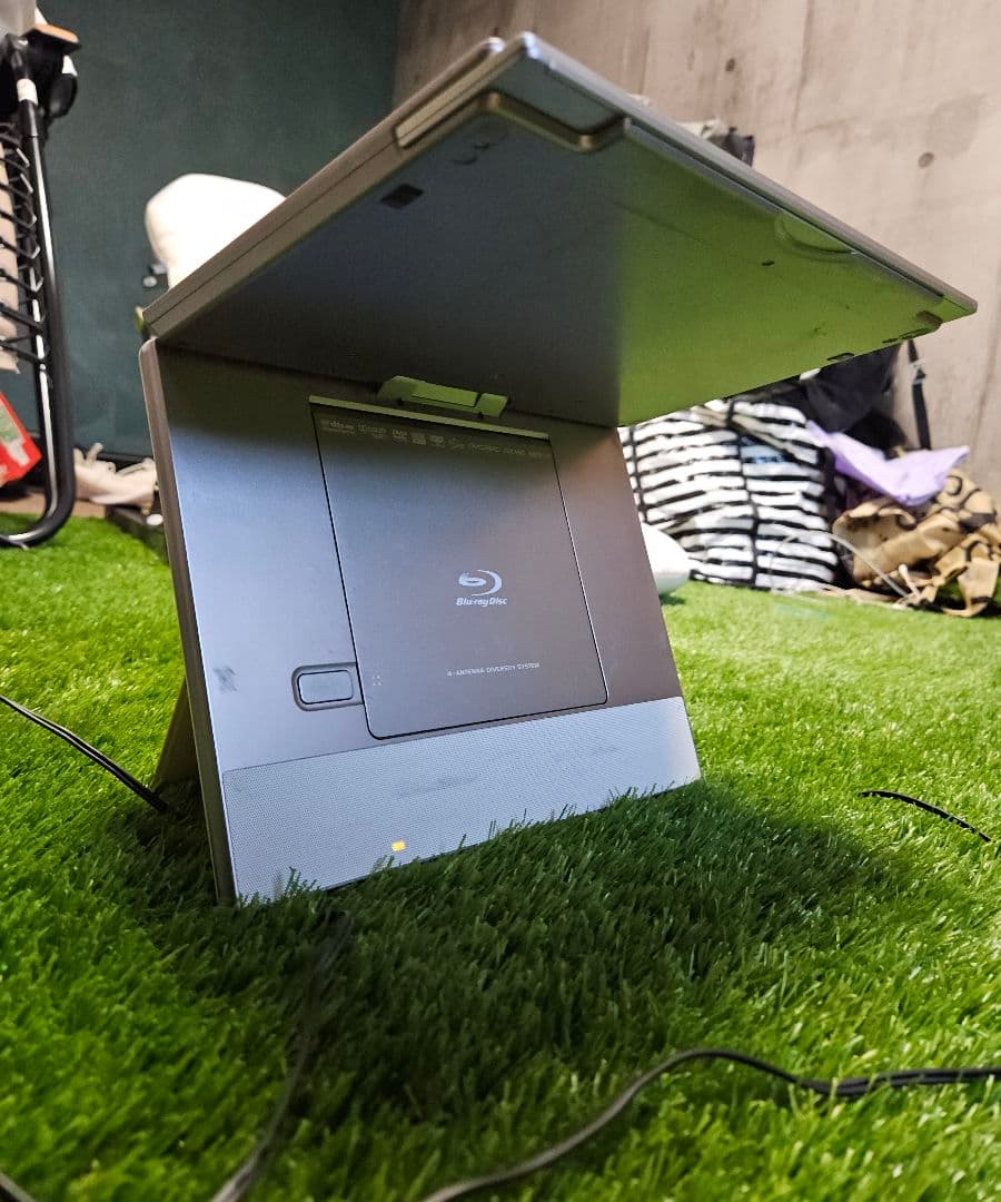 Panasonic DMP-BV200 ポータブルブルーレイ＆DVDプレーヤー