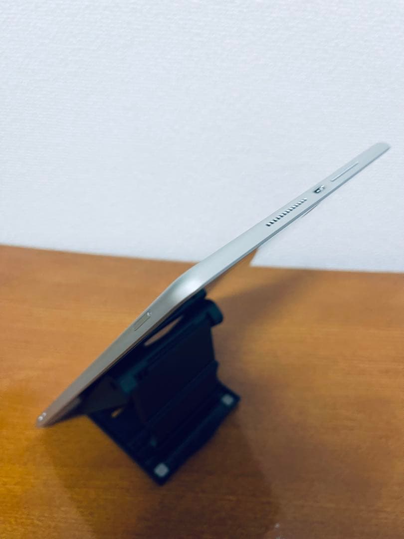 H*U様 iPad 10.2インチ (第9世代) 64GB WiFi + セルラ