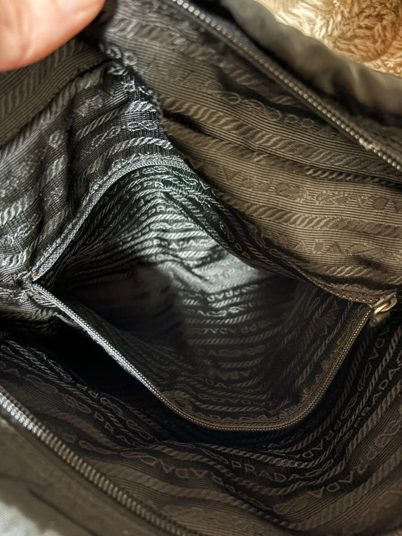 極美品！PRADA ブラックショルダーバッグ