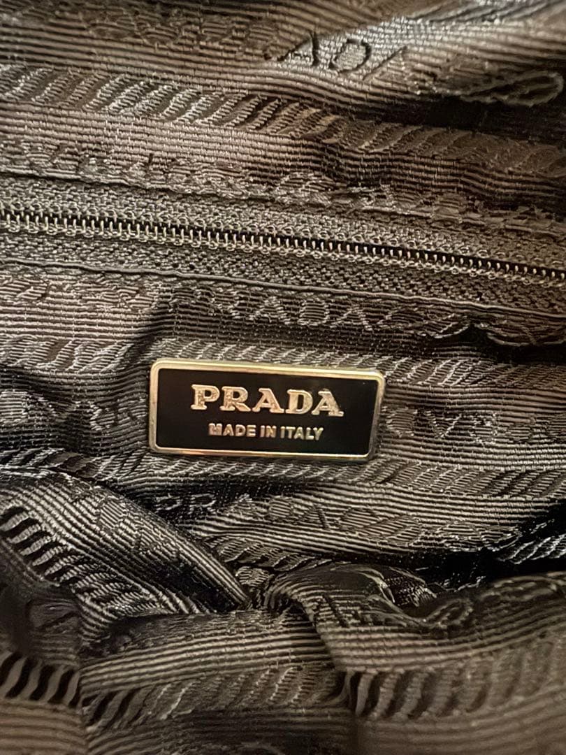 極美品！PRADA ブラックショルダーバッグ