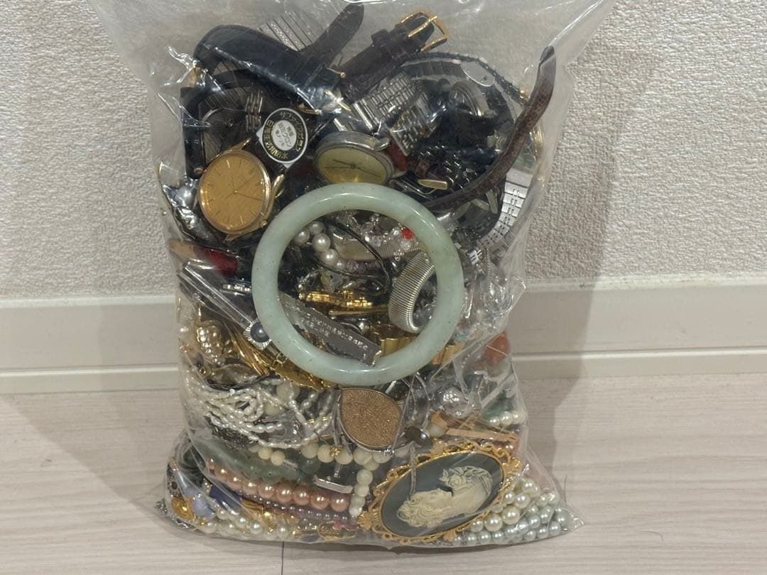 イミテーションアクセサリーまとめ売り約2.7kg