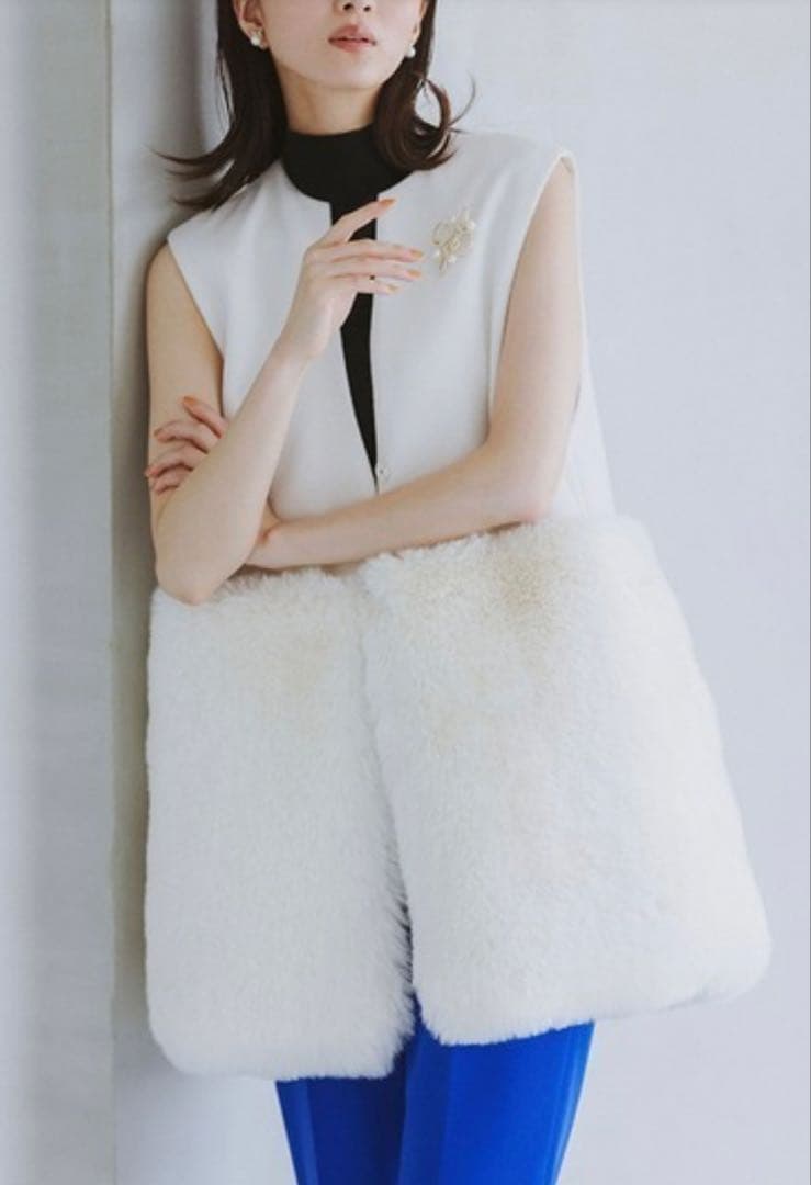 【最終お値下げ】セルフォード 裾ファーロングジレ 白