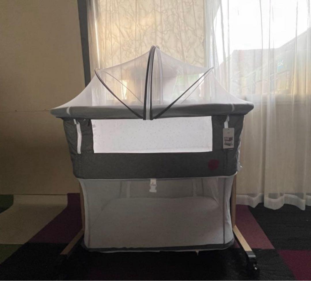 新品未開封ベビーベッド 添い寝ベッド乳児用ベッド 多機能組み立て簡単