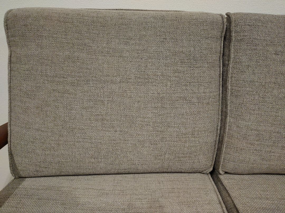 Y〜〜Y　IDC大塚家具　ソファ「シネマN2」　 ウォールナット材