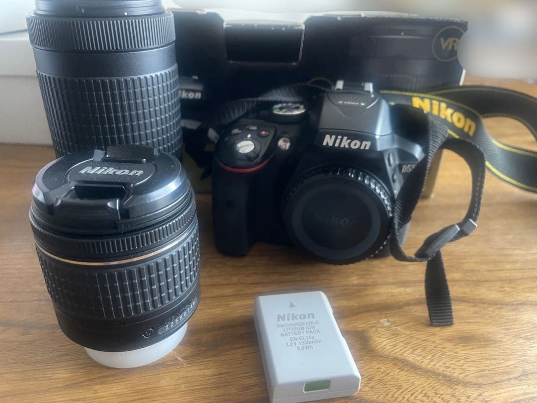 Nikon D5300 一眼レフカメラ + レンズ