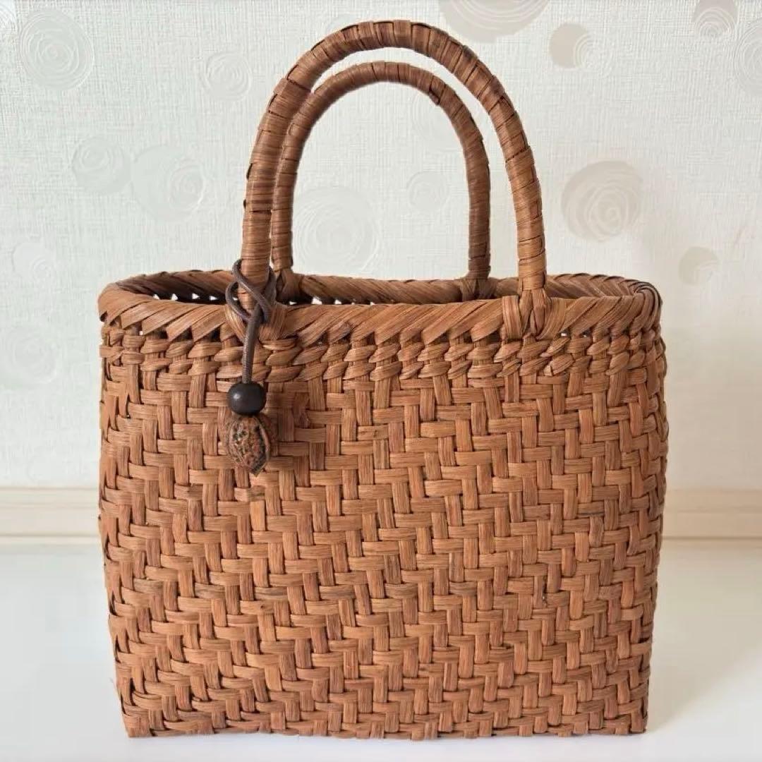 【未使用に近い】山葡萄（山ぶどう）かごバッグ　カゴバッグ　籠バッグ