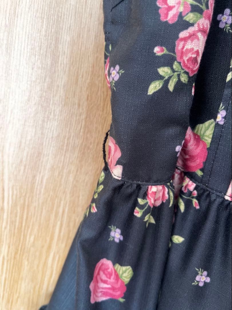 エミキュ フリルROSEキャミソールドレス 黒/Mサイズ 実物画像有り