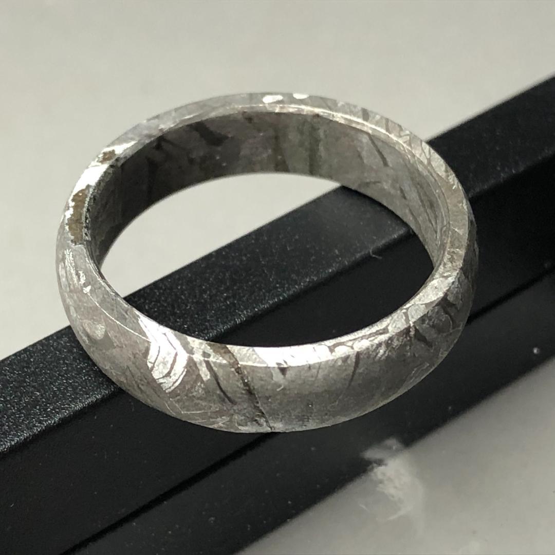 アルタイ隕石 メテオライト リング　くりぬき　指輪　鉄隕石｜希少