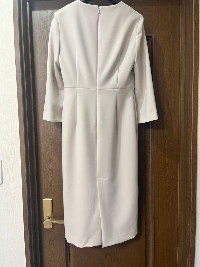 ESTNATION ベージュ 七分袖 ひざ丈ワンピース