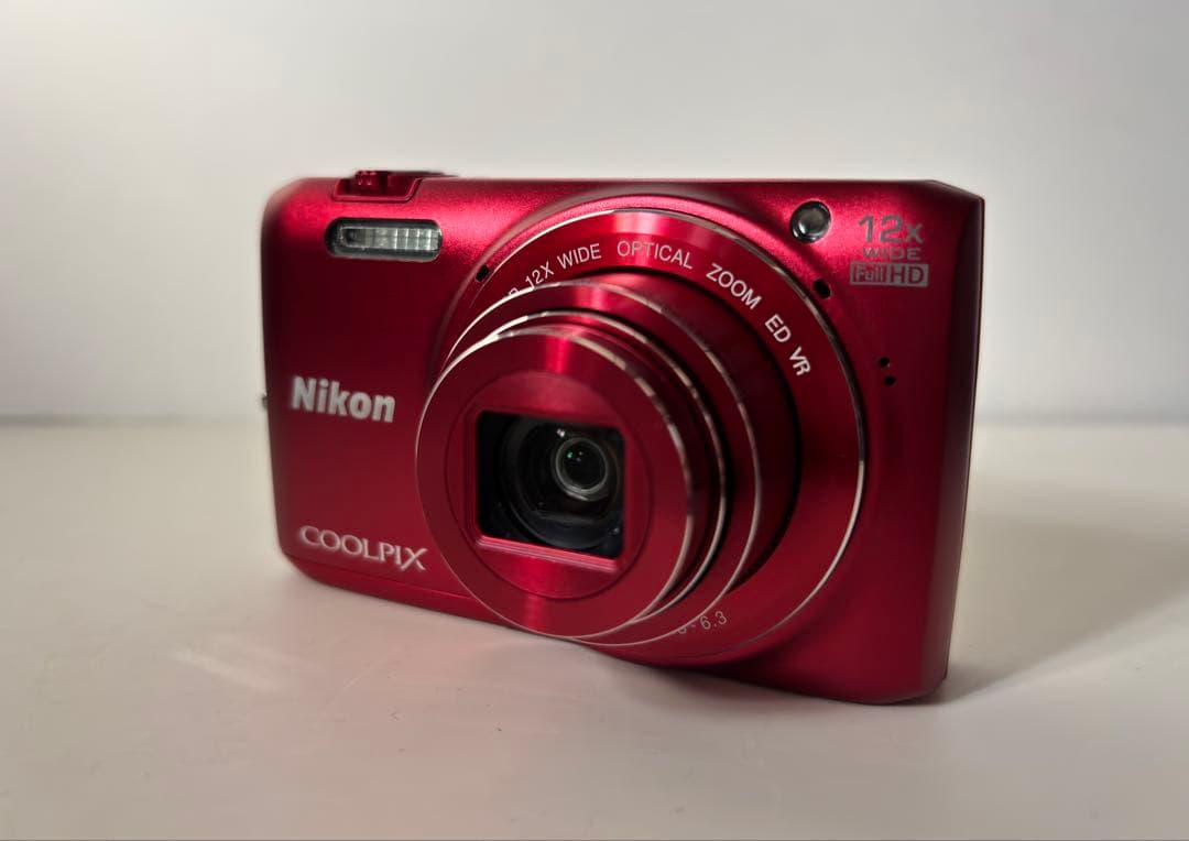 Nikon COOLPIX レッド 12倍光学ズーム　used