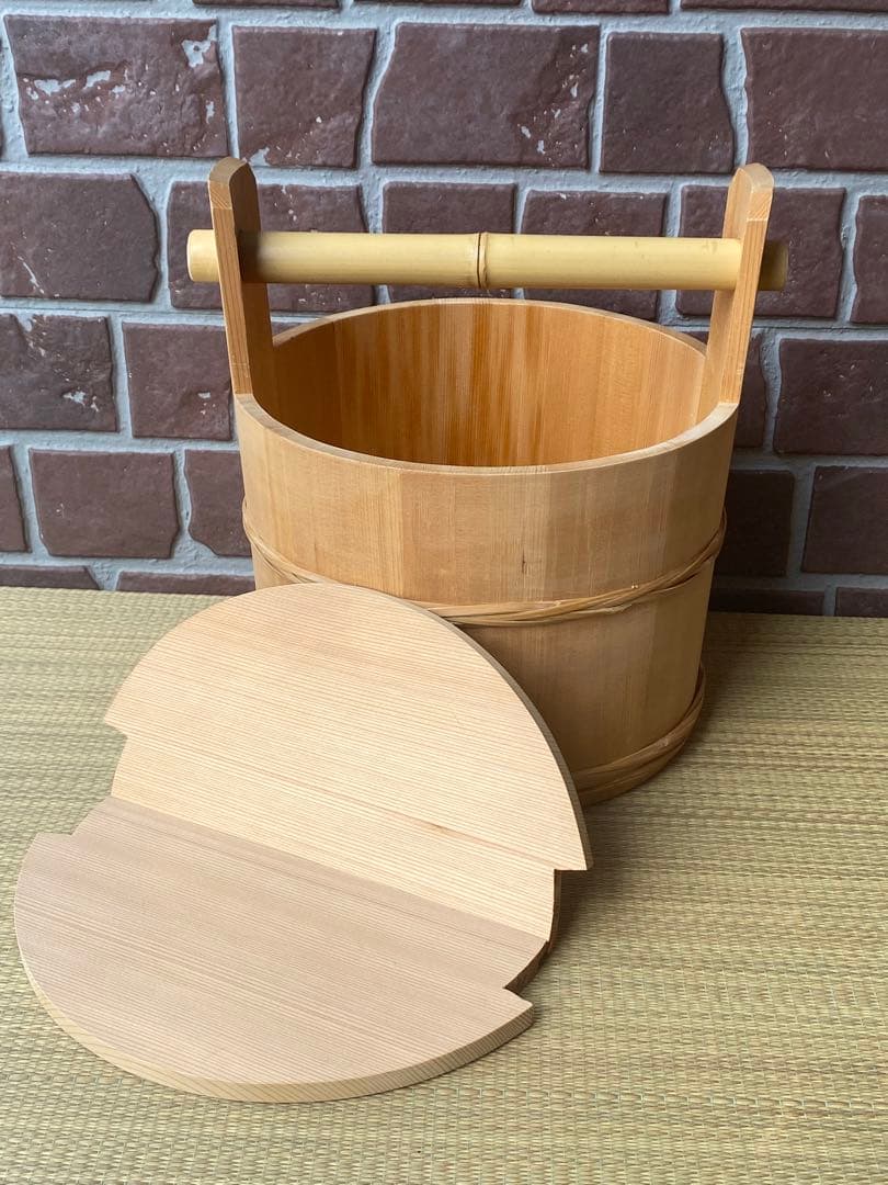 茶道具水張桶　円二造　竹手付　通桶　 水屋道具　露地道具　手桶　木製水指　割蓋