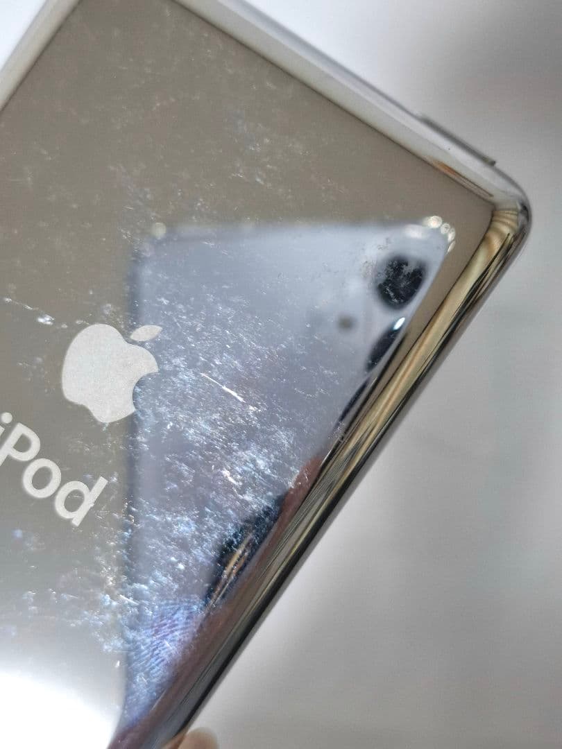 ジャンク品　箱付き　iPod Classic silver 160GB