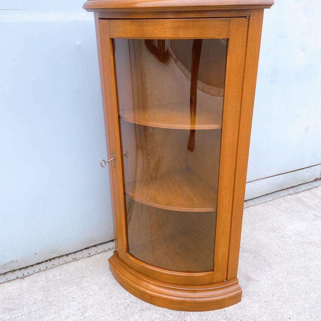 【美品】イタリア製 アンティーク コーナーキャビネット ガラス収納棚 鍵付