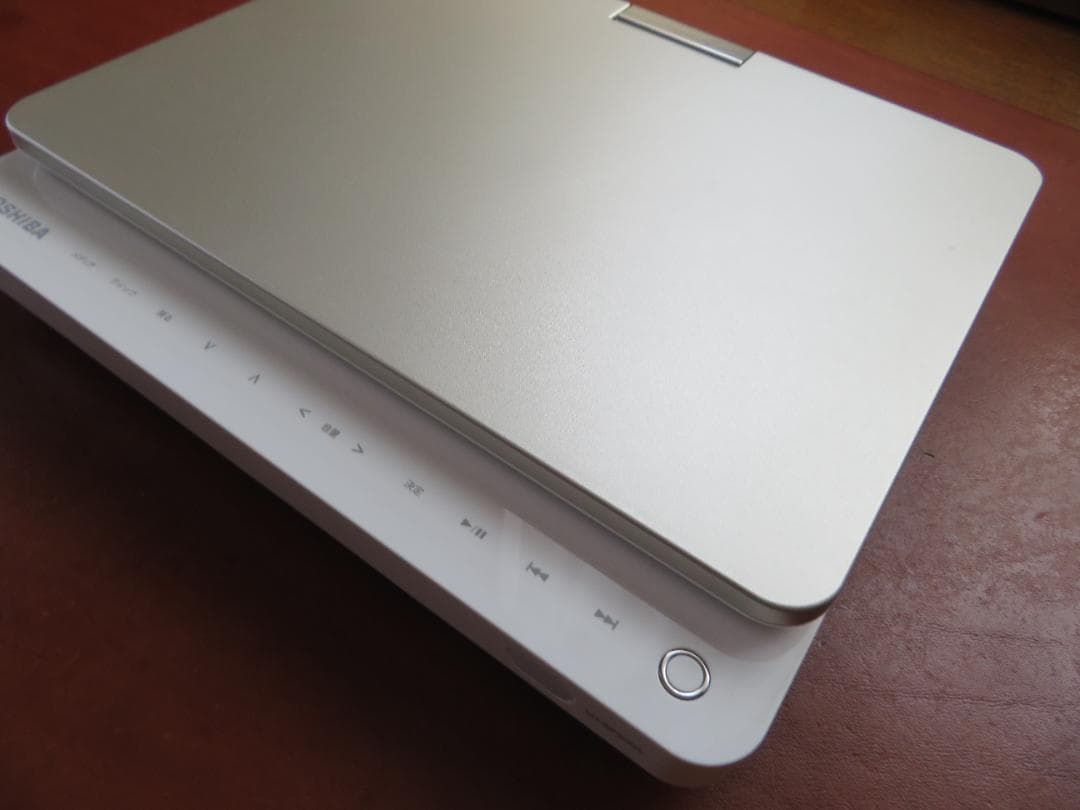 東芝 REGZA　ポータブルBDプレーヤー　SD-BP900S【美品】