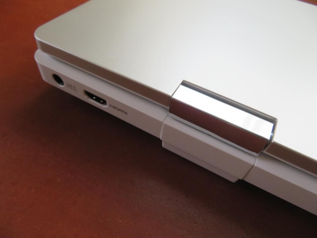 東芝 REGZA　ポータブルBDプレーヤー　SD-BP900S【美品】